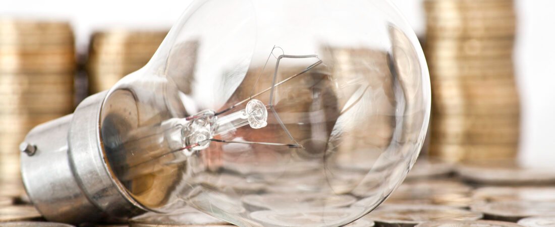 Subida de los impuestos eléctricos que encarecerán tu factura de la luz este 2025